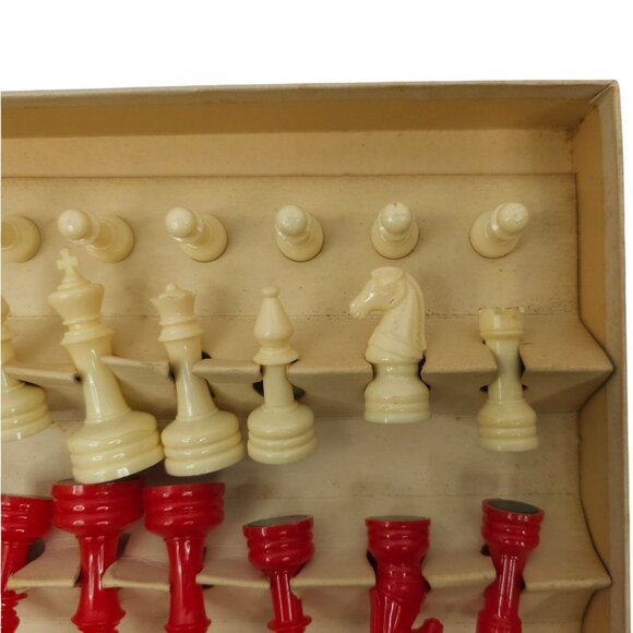 E S Lowe Co. Staunton Pattern Tournament Plastic Chessmen No. 809 Vintage 1945 - Picture 10 of 14